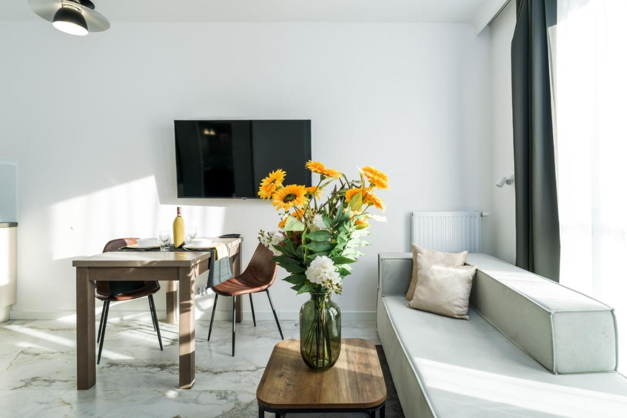 Apartments Poznan Chwaliszewo Residence With Free Garage By Noclegi Renters Экстерьер фото